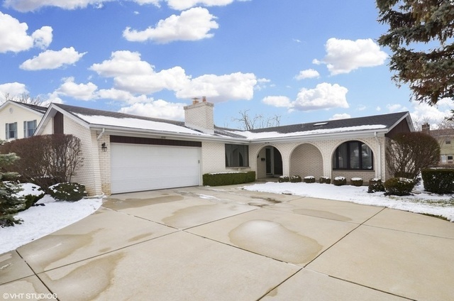 Property Photo: 610 South Allen Lane IL 60005