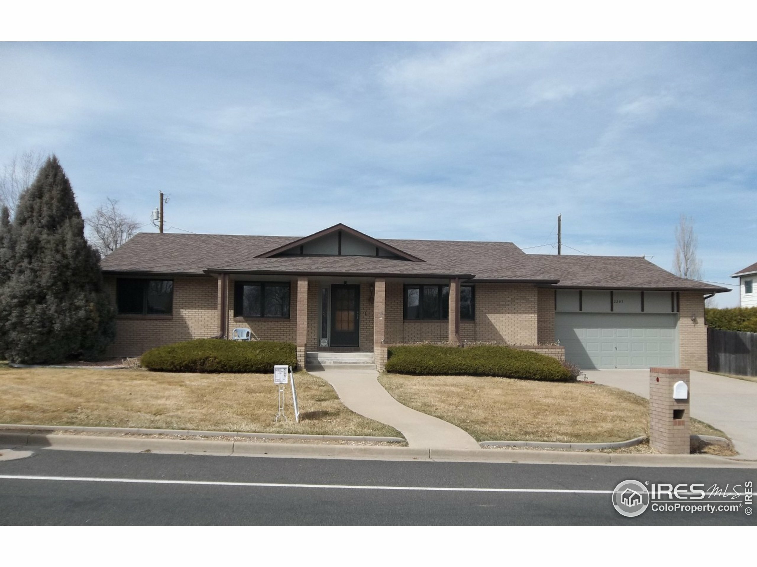 Property Photo:  2205 Fairway Ln  CO 80634 