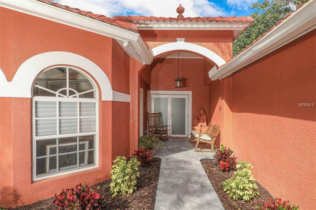 Property Photo:  915 Indian Beach Drive  FL 34234 