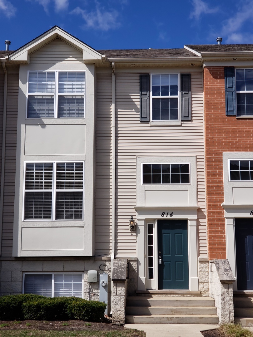 Property Photo: 814 Brodhead Drive 814 IL 60504