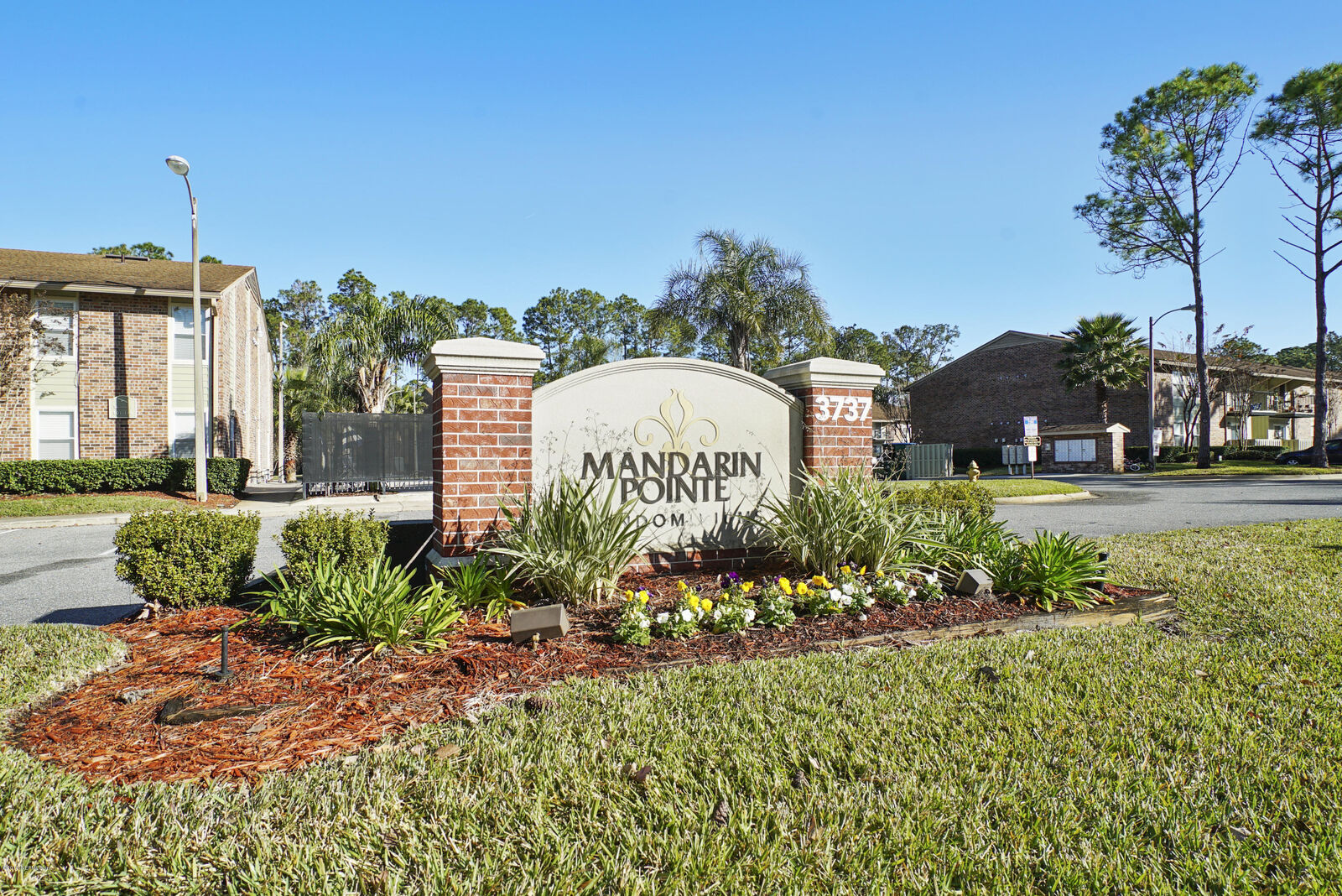 Property Photo: 3737 Loretto Road 404 FL 32223