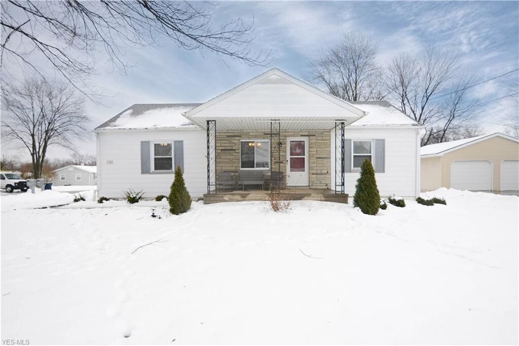 Property Photo:  1101 Iowa Street  OH 44437 