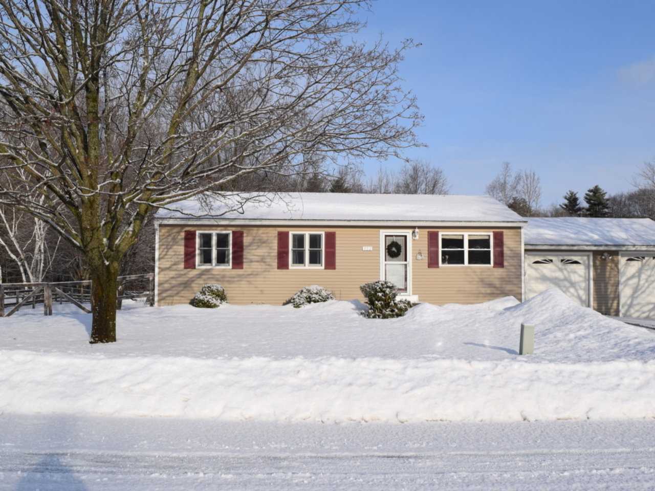 Property Photo:  122 Jeffrey Drive  VT 05446 