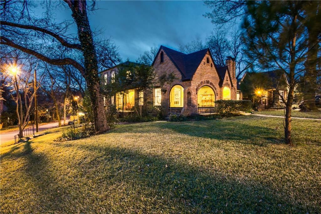 Property Photo: 919 Valencia Street TX 75223