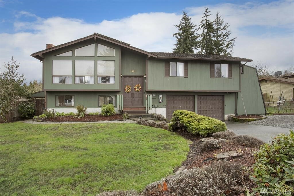 Property Photo: 2085 Lincoln Ave SE WA 98366