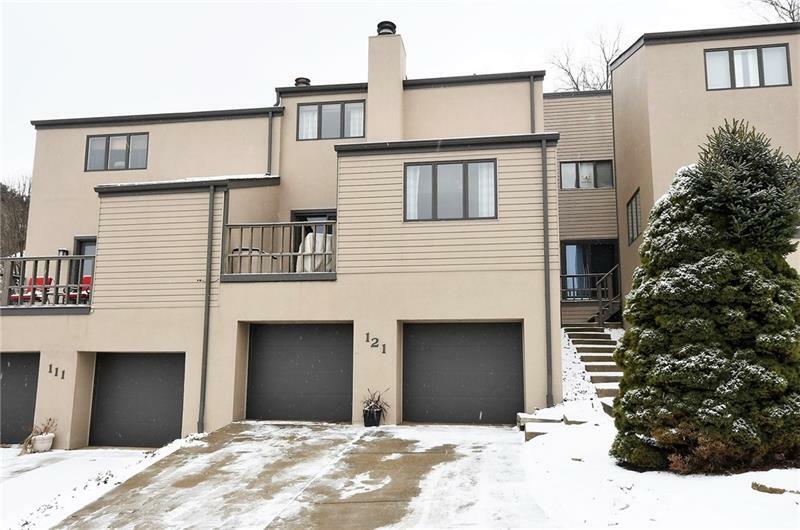 Property Photo: 121 Lakeview Ct PA 15301