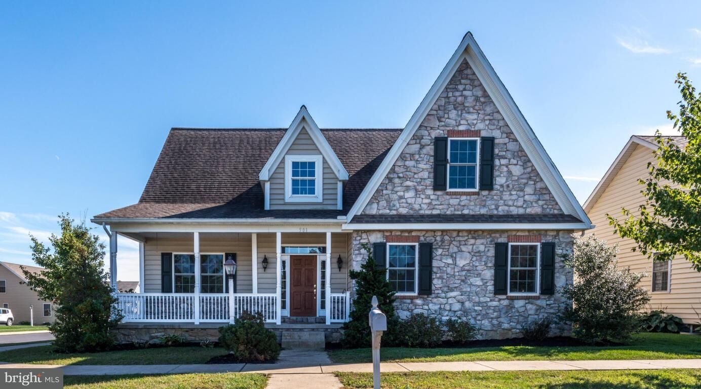 Property Photo: 501 Prince George Drive PA 17601