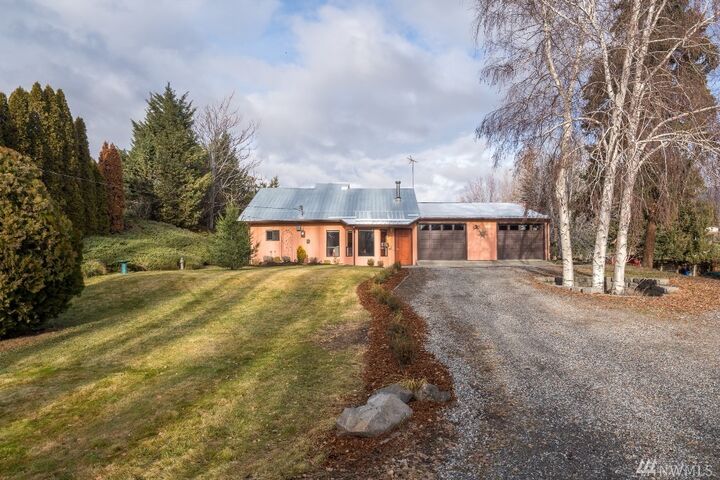 Property Photo:  2527 NE 8th St  WA 98802 