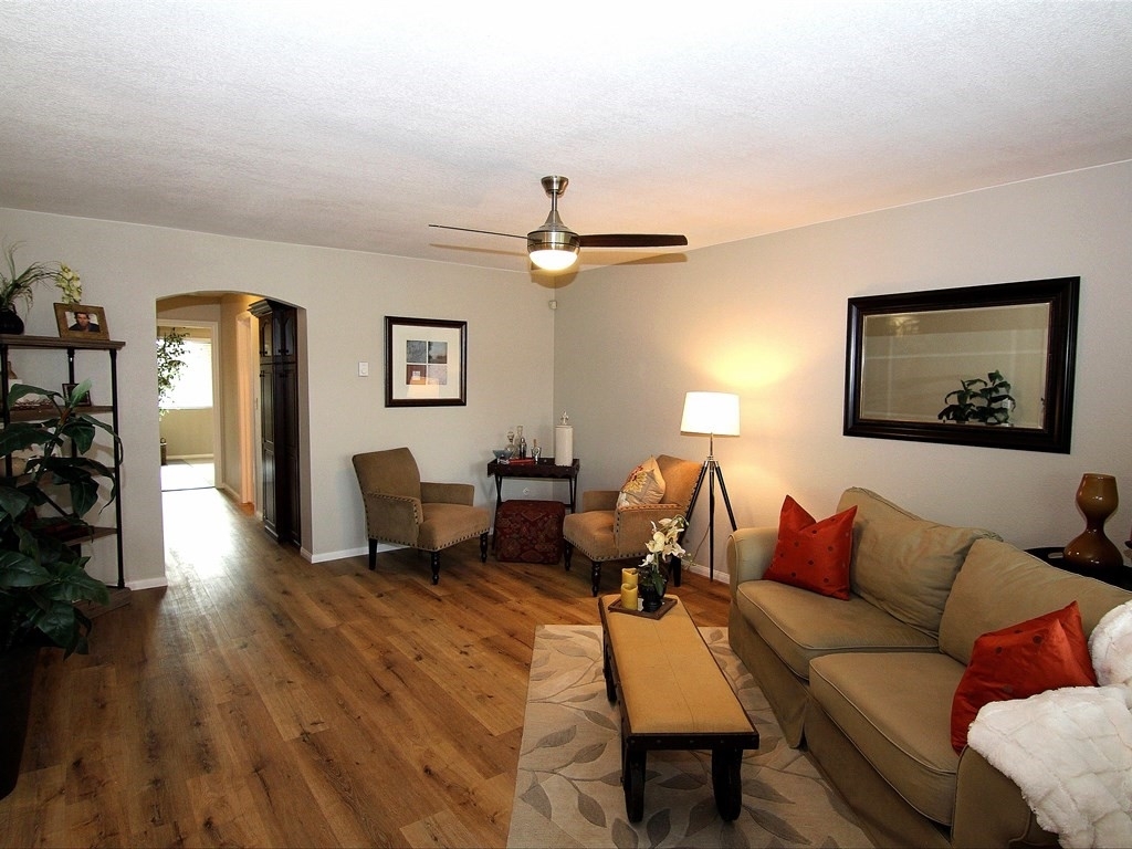 Property Photo: 2041 E Grand Ave 17 CA 92027