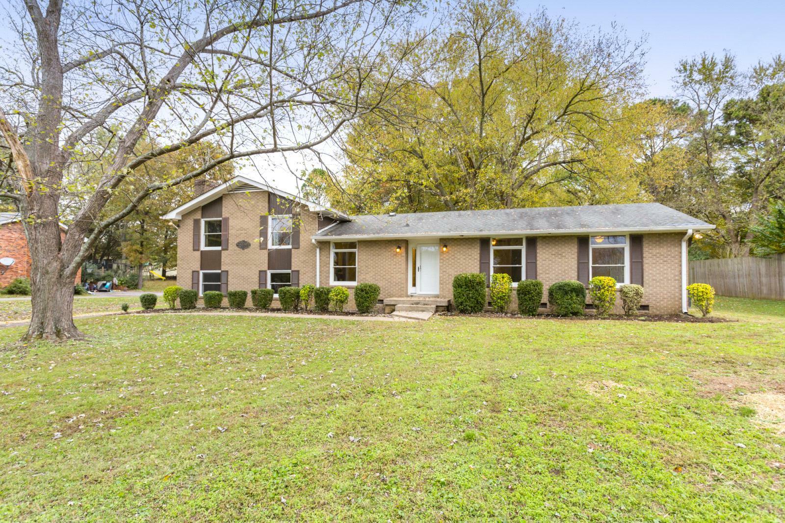 Property Photo: 207 Island Dr TN 37075