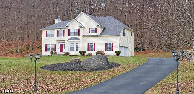 Property Photo:  9 Ascot Lane  NJ 07871 