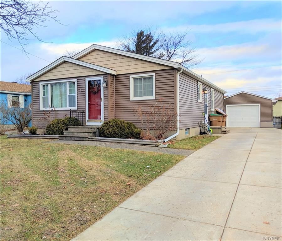 Property Photo: 26 Lemans Drive NY 14043