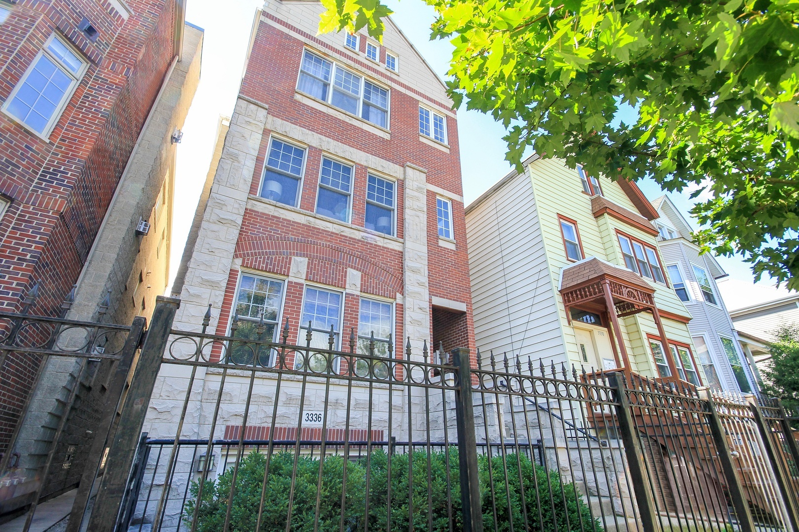 Property Photo:  3336 North Clifton Avenue 2  IL 60657 