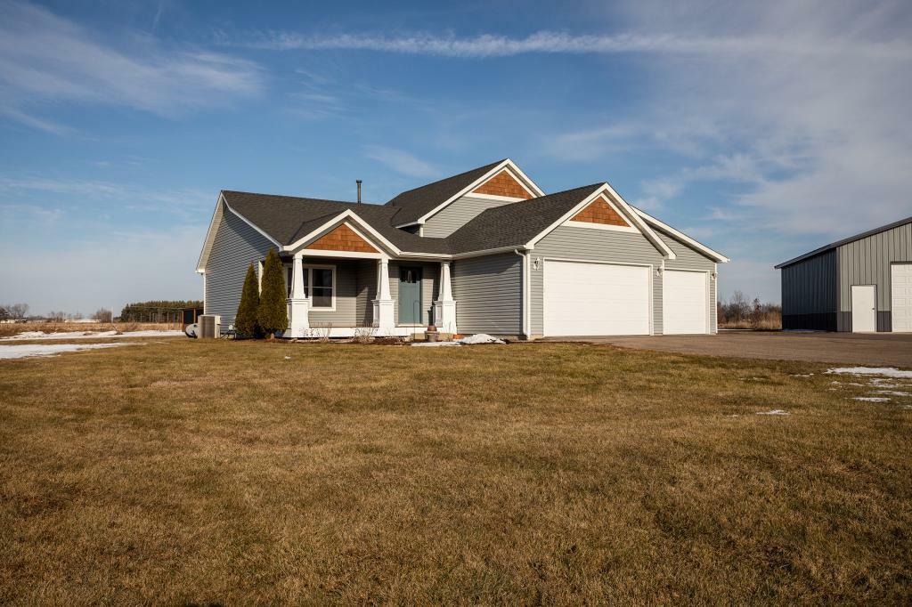 Property Photo:  636 Roberts Lane  WI 54016 