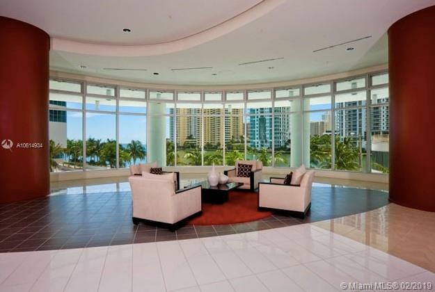 Property Photo:  300 S Biscayne Blvd T-1616  FL 33131 