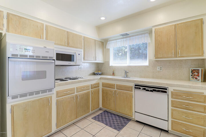 Property Photo: 11032 W Peoria Avenue AZ 85351
