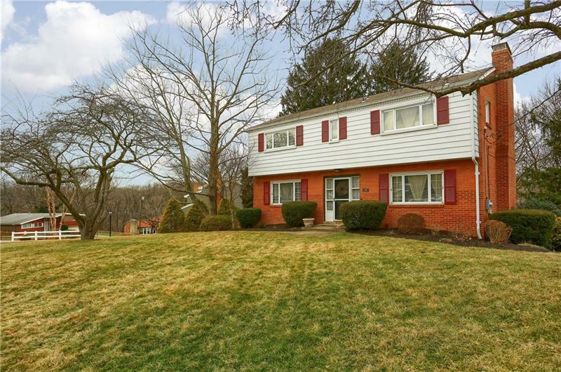 Property Photo:  208 Highland Pines Dr  PA 15237 