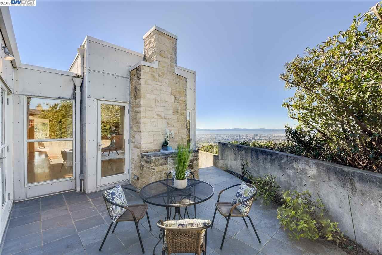 Property Photo:  10 Drury Ln  CA 94705 