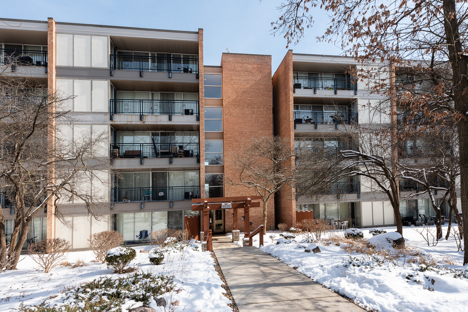 Property Photo:  6020 Oakwood Drive 2F  IL 60532 