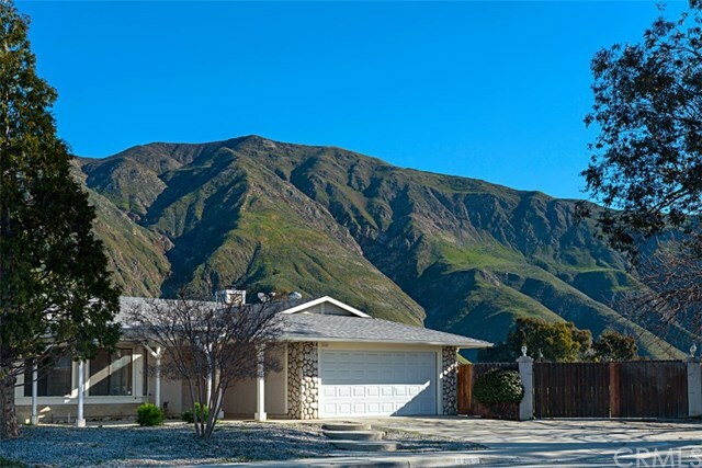 Property Photo:  215 Yellowstone Court  CA 92583 