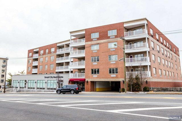 Property Photo:  411 East Brinkerhoff Avenue 401  NJ 07650 