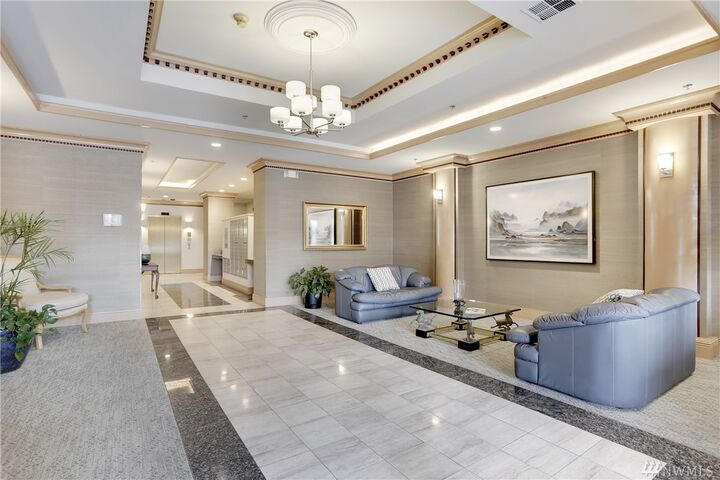 Property Photo: 11011 NE 12th St 505 WA 98004