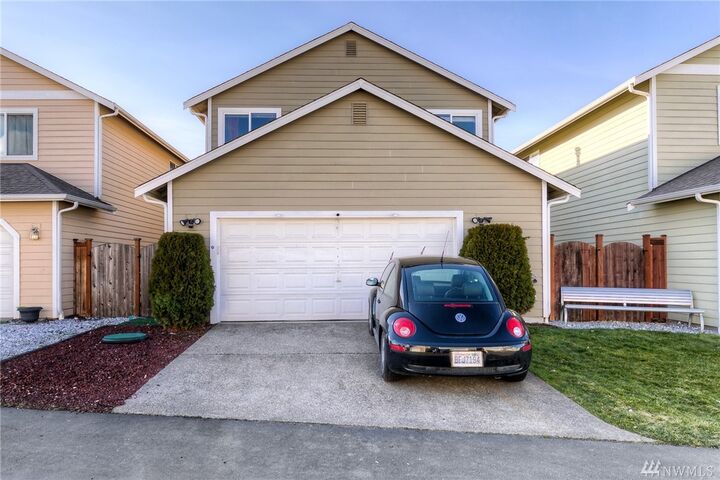 Property Photo:  18221 96th Ave E  WA 98375 