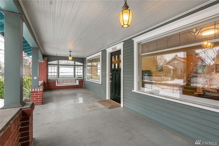 Property Photo:  11545 Evanston Avenue N  WA 98133 