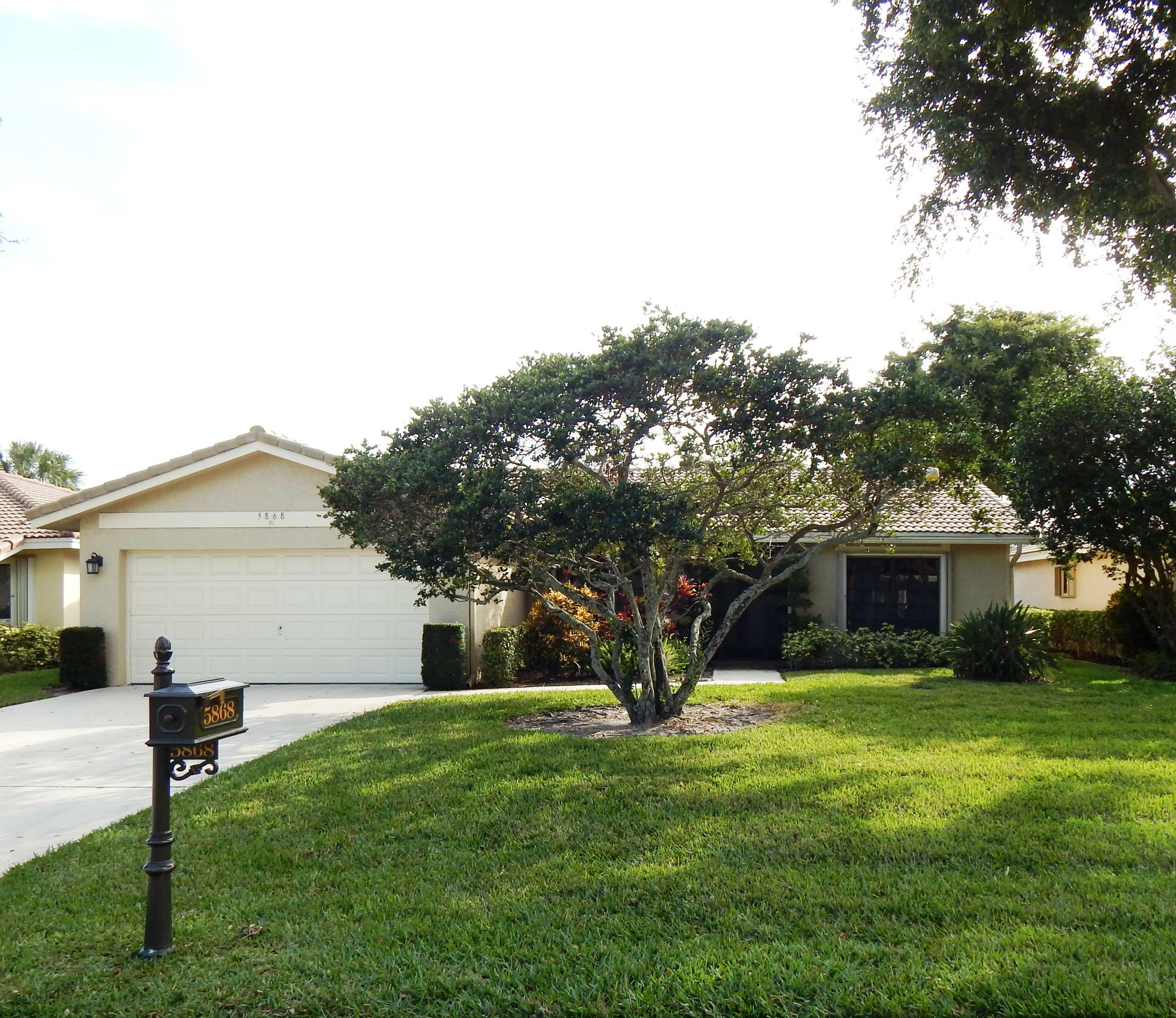 Property Photo:  5868 Colony Court  FL 33433 