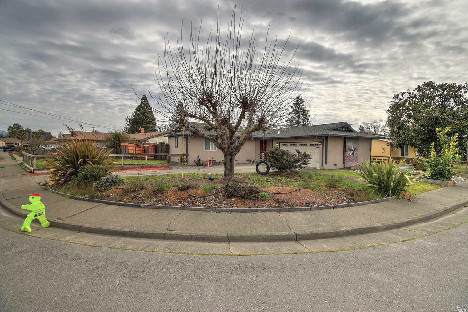 Property Photo:  27 Woodworth Way  CA 94952 