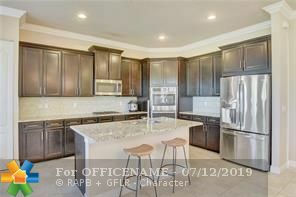 Property Photo:  8641 Waterside Ct  FL 33076 