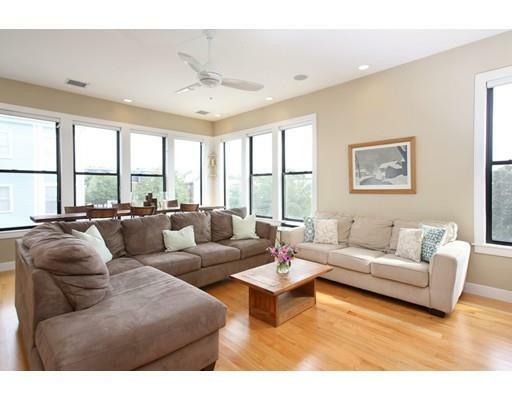 Property Photo:  171 W 4th St 6  MA 02127 