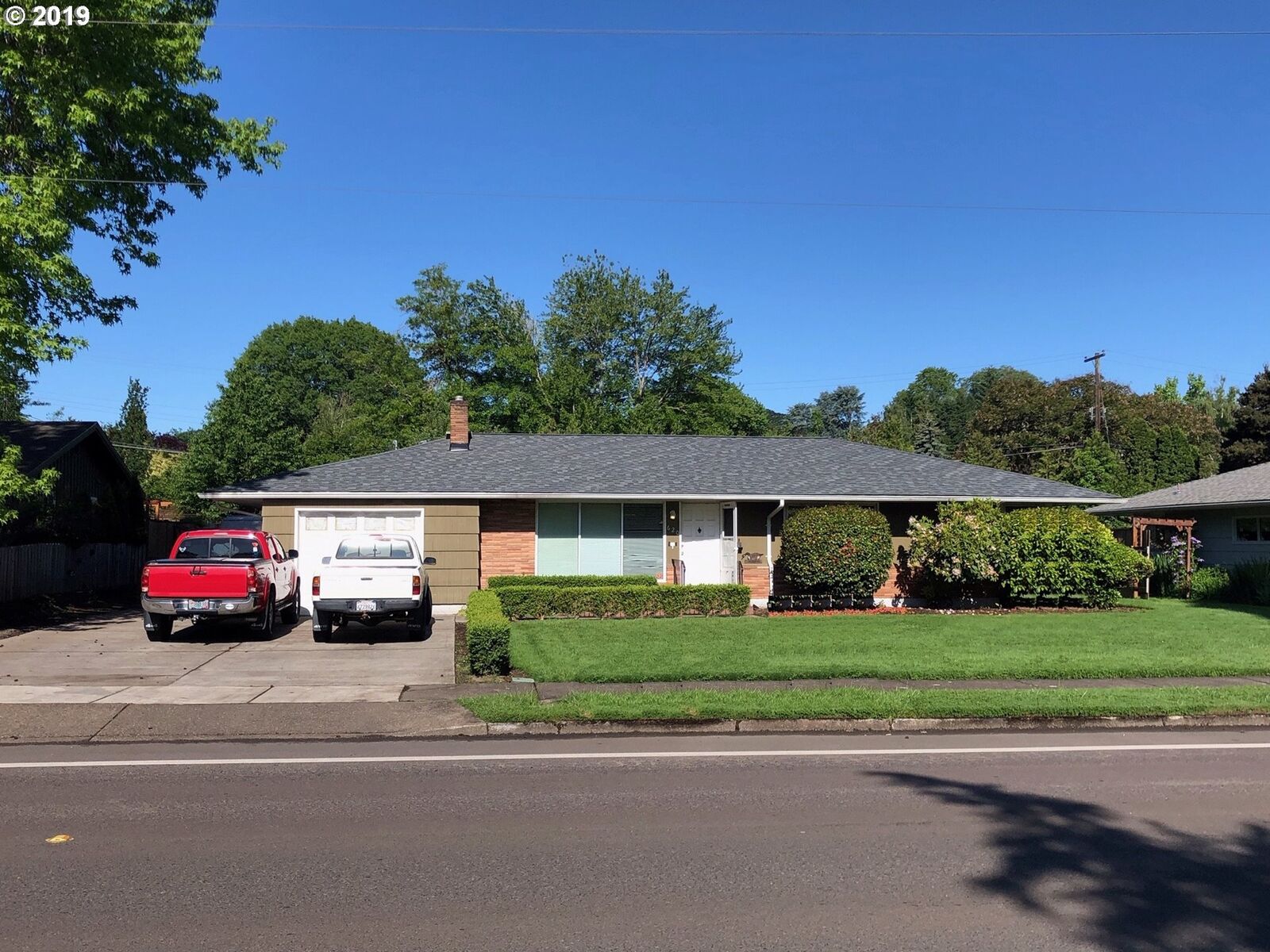 Property Photo:  620 NW 36th St  OR 97330 