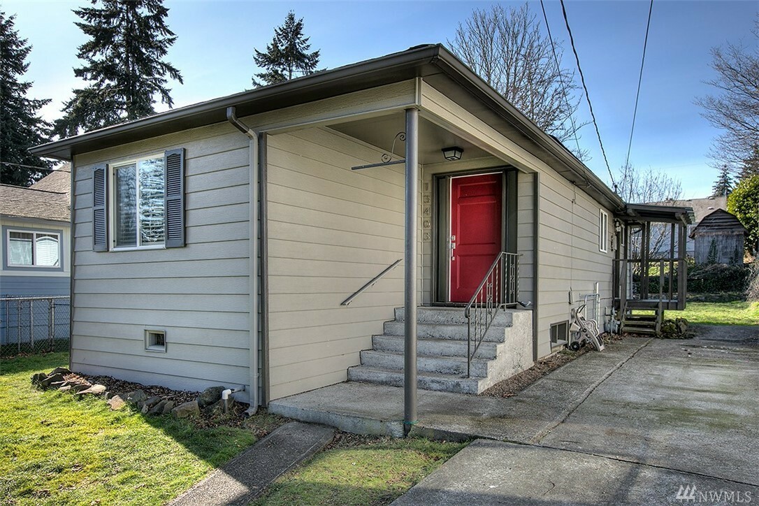 Property Photo:  13403 3rd Ave S  WA 98168 