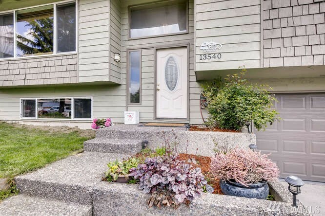 Property Photo:  13540 131st Ave NE  WA 98034 