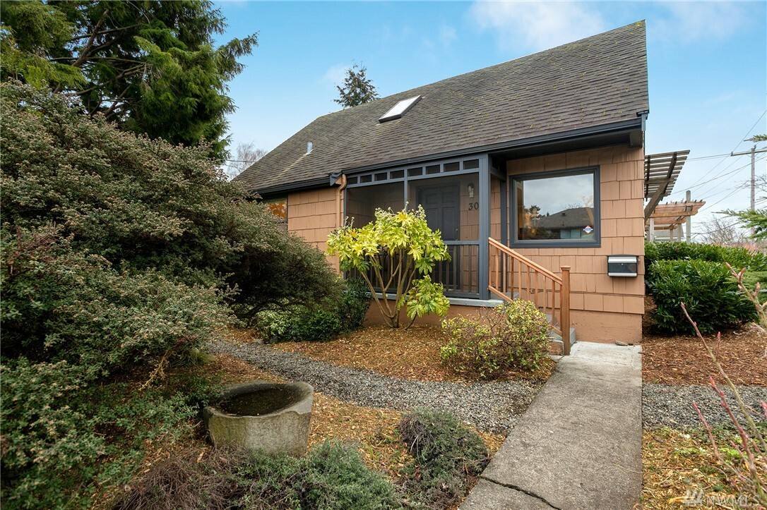 Property Photo:  3055 NW 61st St  WA 98107 