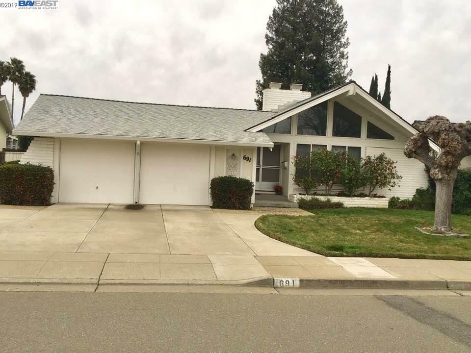 Property Photo:  691 Lido Dr  CA 94550 