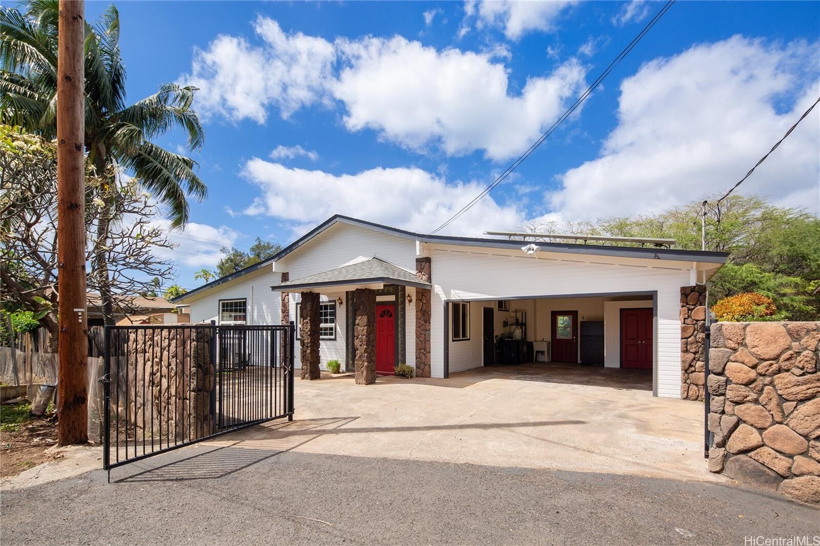 Property Photo: 87-865 Ehu Street HI 96792