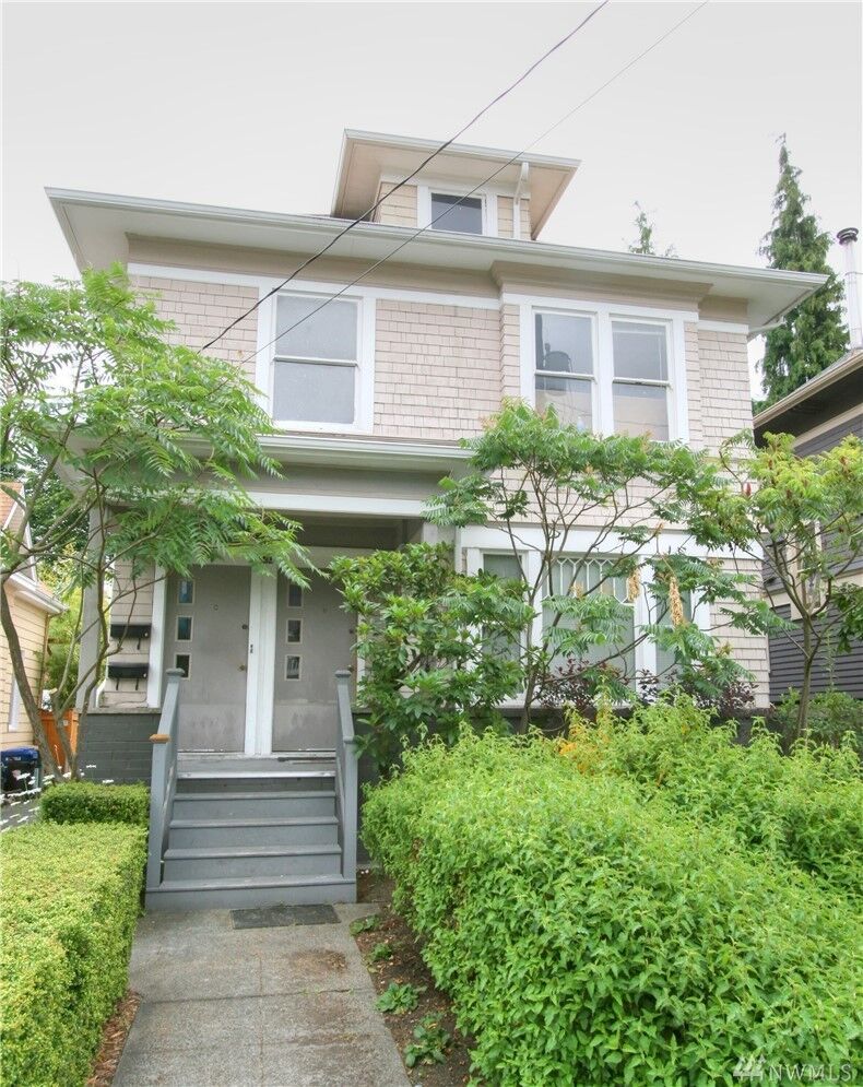 Property Photo:  620 Malden Ave E 4  WA 98112 