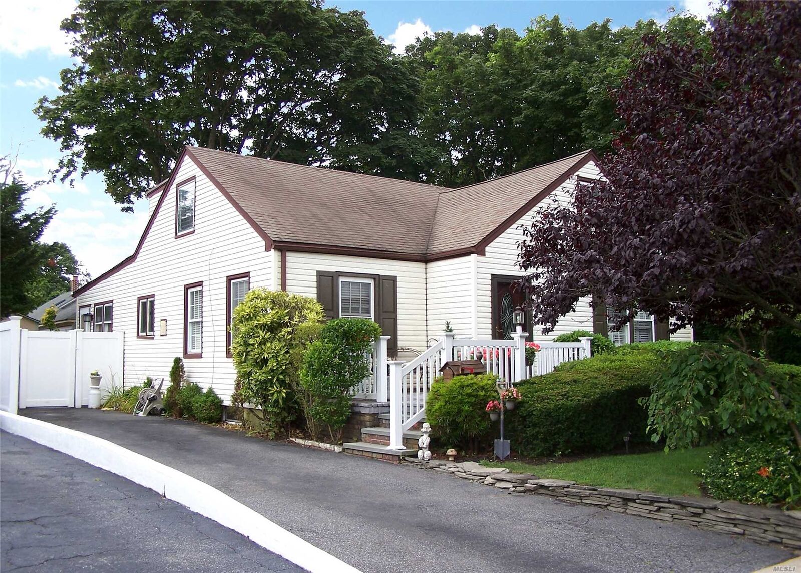 Property Photo: 32 Everett Street NY 11772