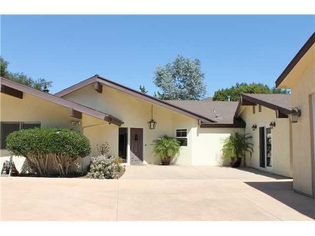 Property Photo:  1537 Banyan Drive  CA 92028 