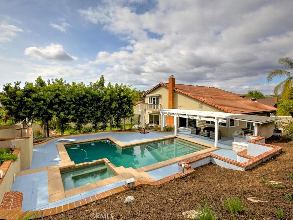 Property Photo:  26912 Via Grande  CA 92691 