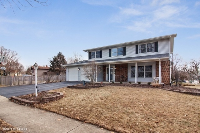 Property Photo:  1611 Bolson Drive  IL 60516 