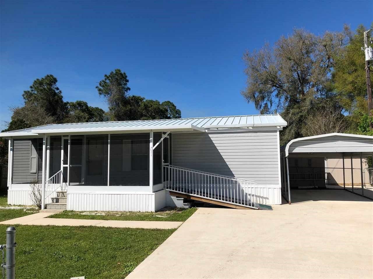 Property Photo: 751 San Mateo FL 32189