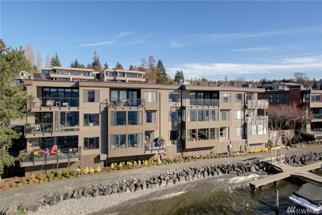 Property Photo: 807 Lake St S 202 WA 98033