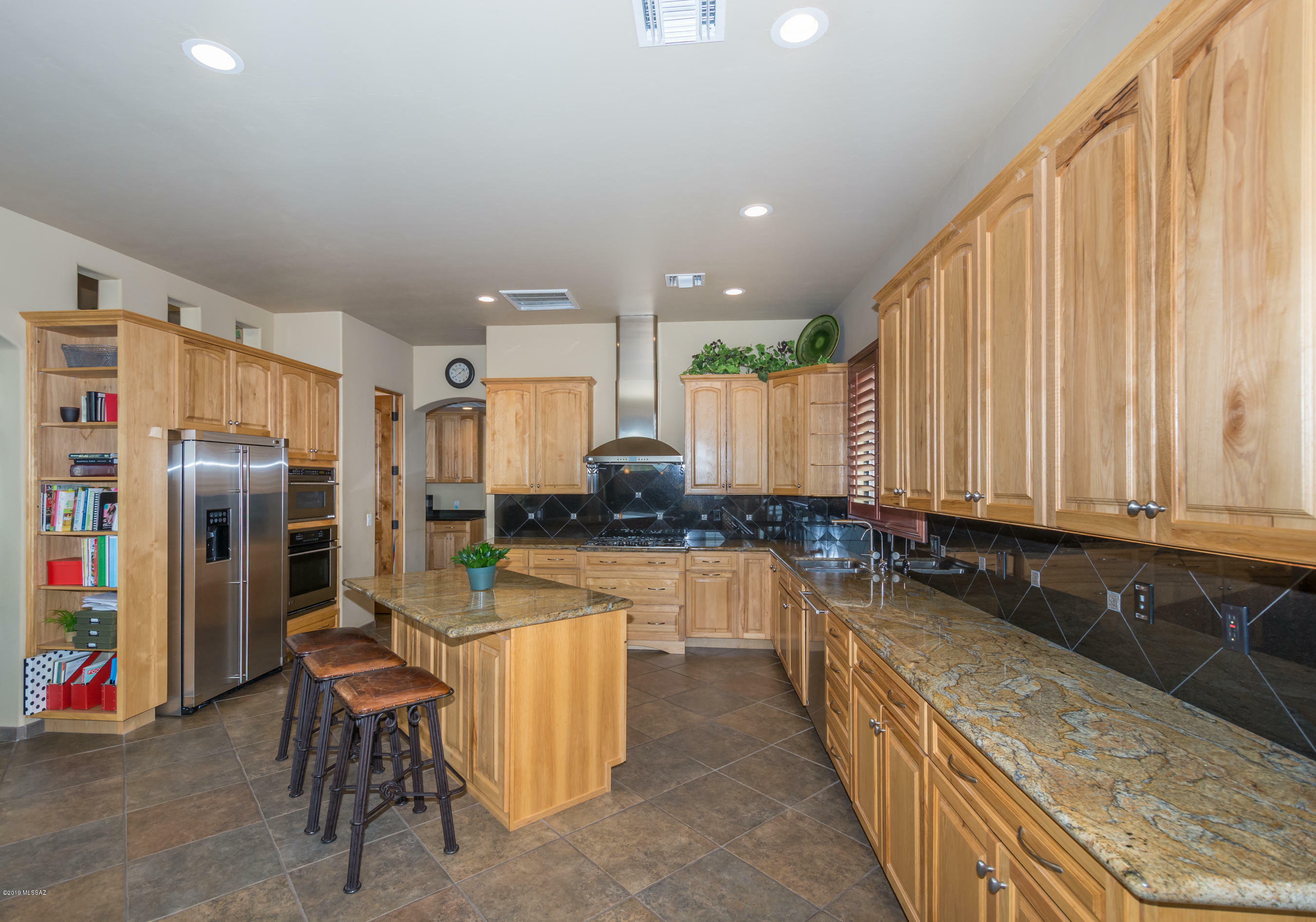 Property Photo: 12355 N Fallen Shadows Drive AZ 85658