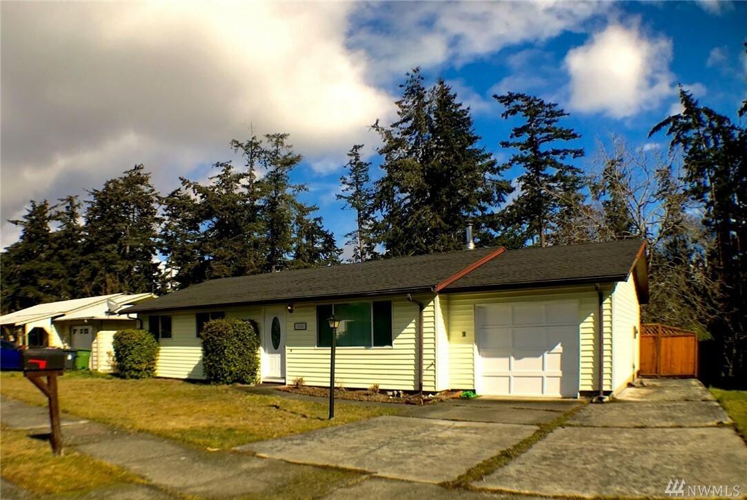 Property Photo:  926 NW Anchor Dr  WA 98277 