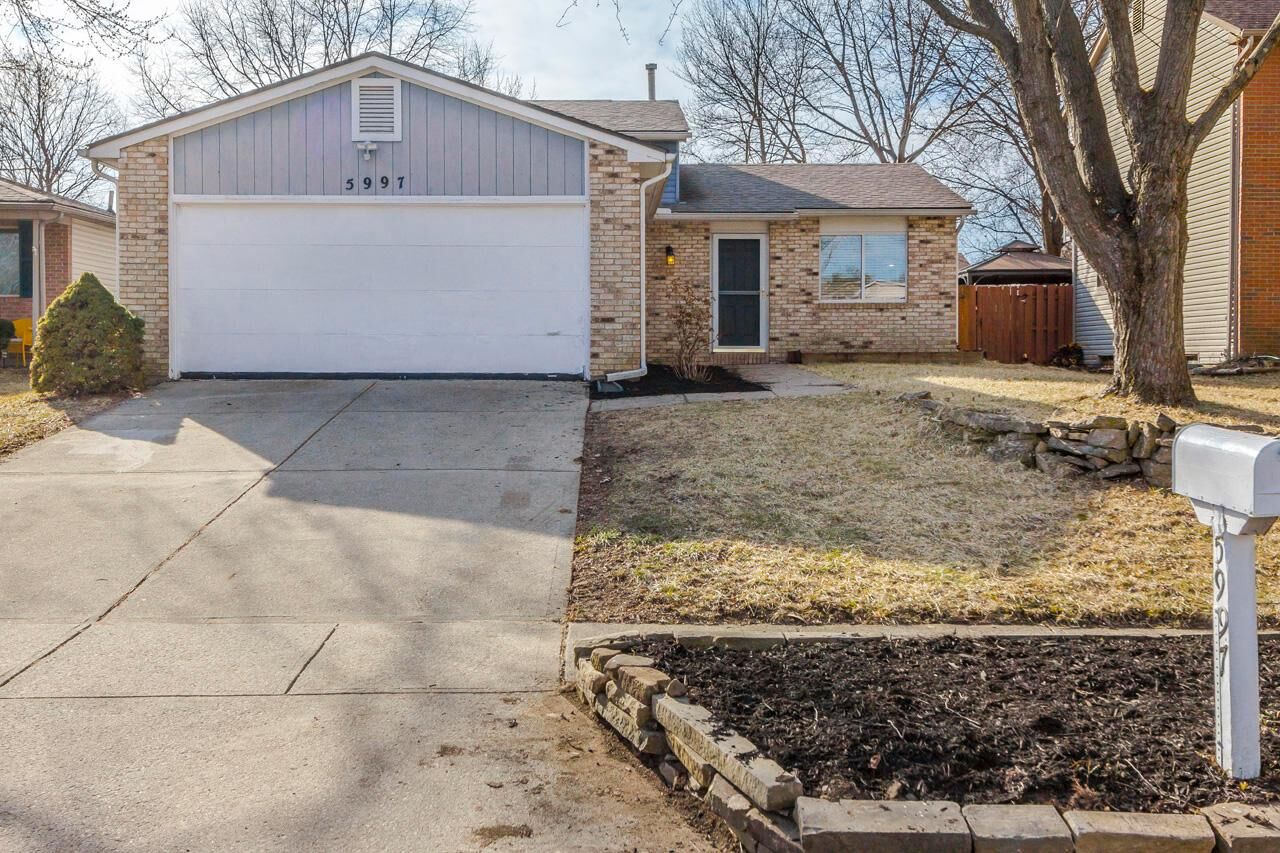 Property Photo:  5997 Meadowsglen Drive  OH 43017 