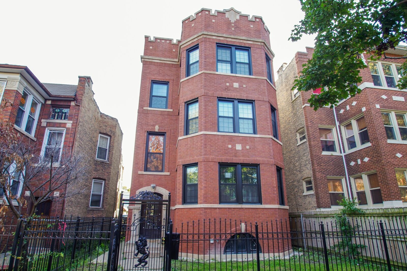 Property Photo: 4731 North Monticello Avenue 1 IL 60625