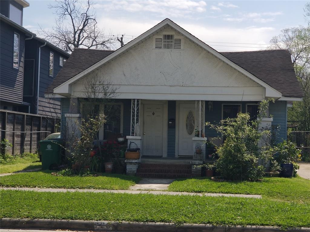 Property Photo:  726 E 14th Street  TX 77008 